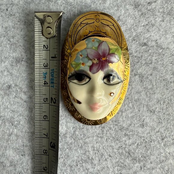 VTG Retro Flapper Face Brooch Hand-Painted Lady Pin Artist signed  Art Deco - Picture 4 of 11